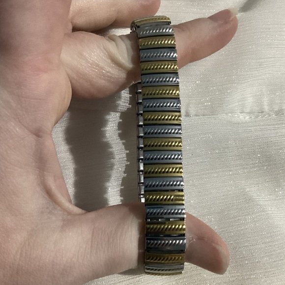 - 🌼Lux 2 Toned Silver & Gold Hypoallergenic Stretch Bracelet Bangle - Picture 4 of 15